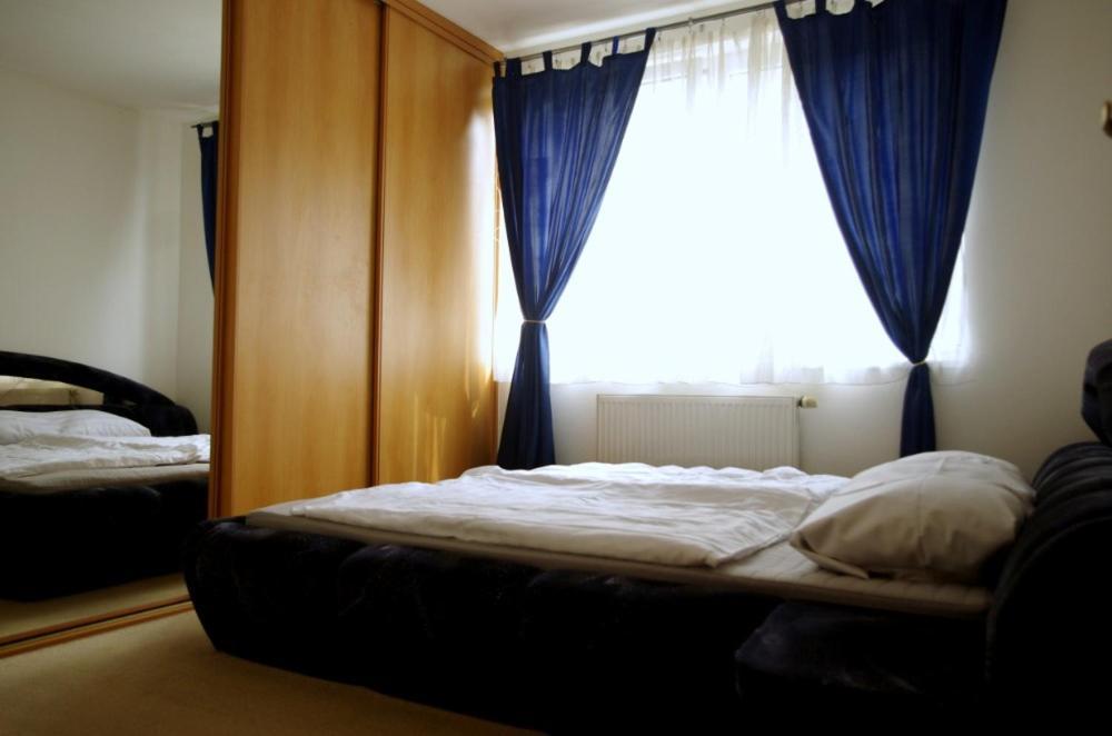 Apartment Golden Praha Bagian luar foto