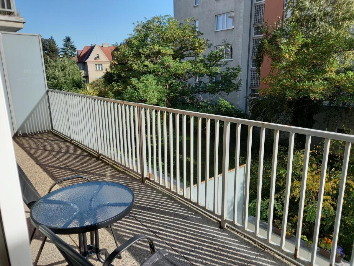 Apartment Golden Praha Bagian luar foto
