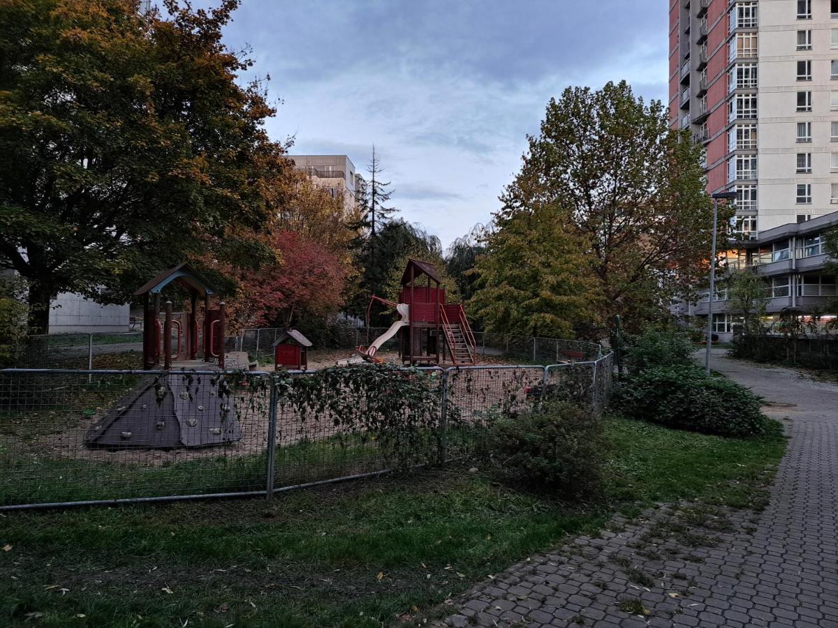 Apartment Golden Praha Bagian luar foto
